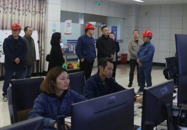 市經信局副局長付小峰率隊到集團調研.png